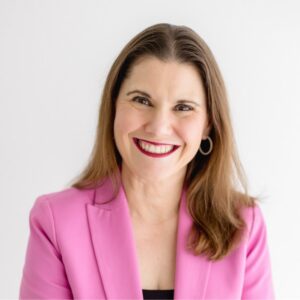 Isabel Dewey headshot