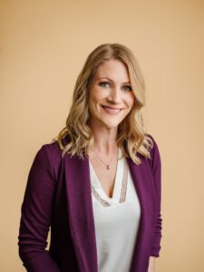 Kelli Pierce headshot